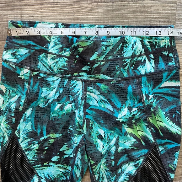 Athleta Napali capri leggings Medium - Picture 7 of 12